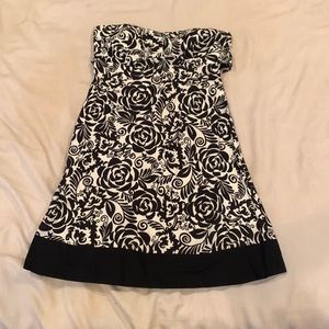 Black house white market strapless dress (size 8)